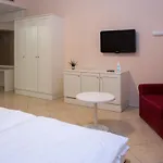 Kozana Hotel 3*