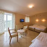 Kozana Hotel 3*
