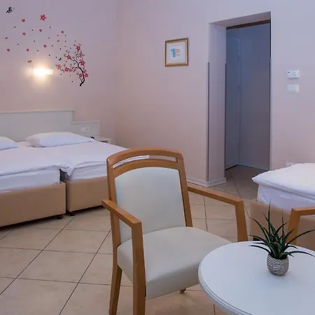 Kozana ホテル ドブロボ