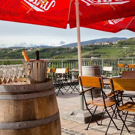 فندق Kozana دوبروفو