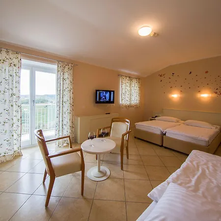 Kozana Hotel 3*